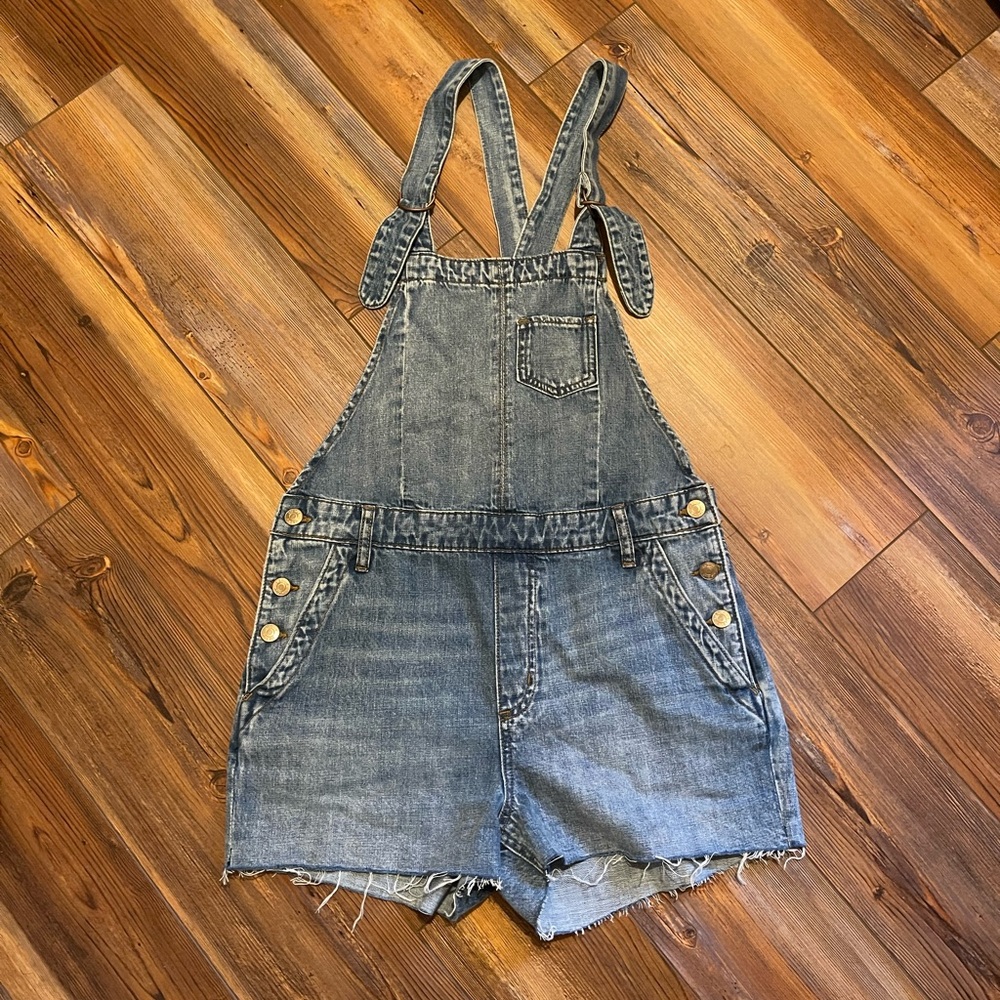 STS Blue - Iris Shortall